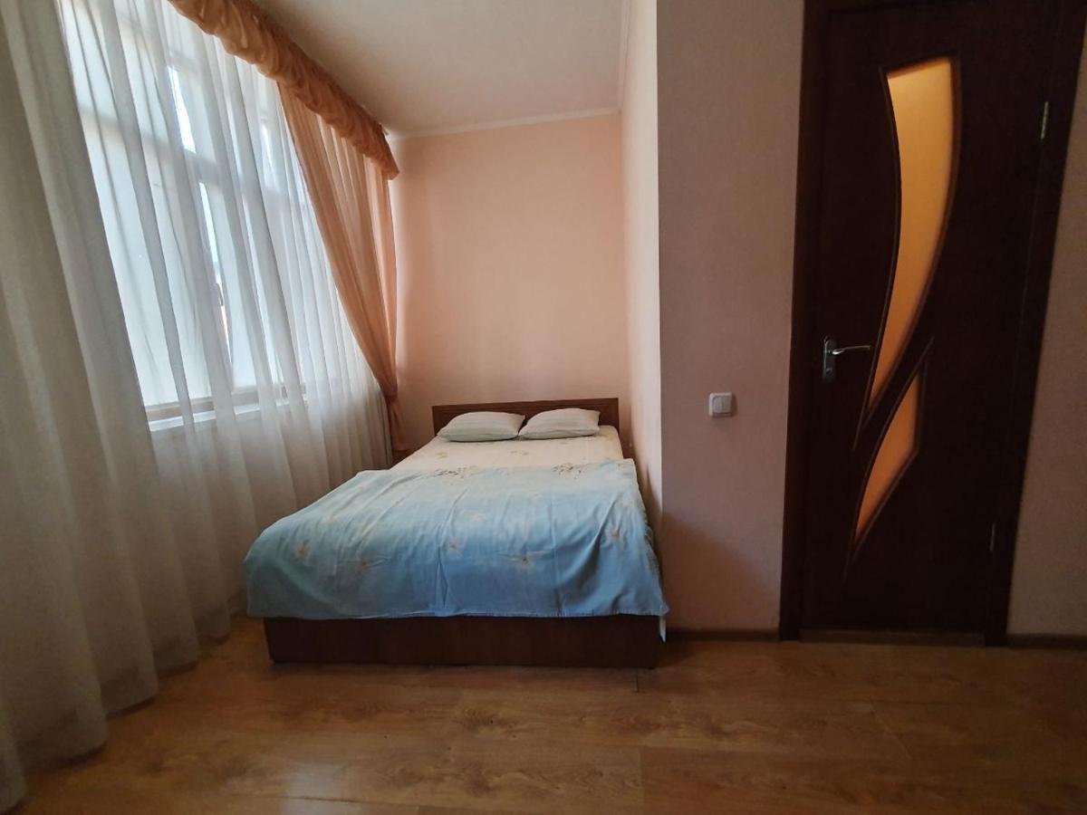Мотель Карман Kiev Ngoại thất bức ảnh